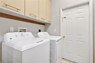 599 Crossfield Cir, Naples, FL 34104 - Photo 23