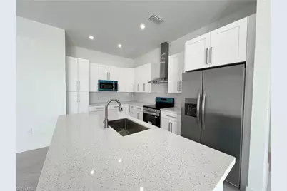 3231 41st Ave NE, Naples, FL 34120 - Photo 5