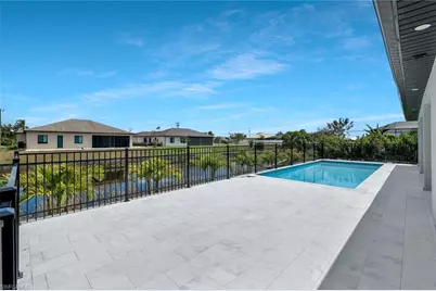 909 SW 11th Ct, Cape Coral, FL 33991 - Photo 31