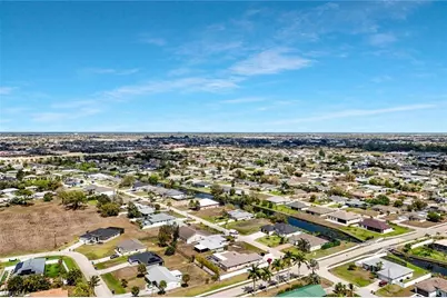 909 SW 11th Ct, Cape Coral, FL 33991 - Photo 35