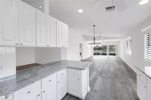 3239 Barbados Ln, Naples, FL 34119 - Photo 5