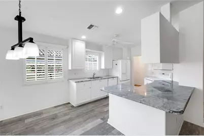 3239 Barbados Ln, Naples, FL 34119 - Photo 3