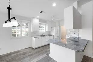 3239 Barbados Ln, Naples, FL 34119 - Photo 3