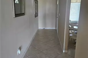 915 New Waterford Dr, Naples, FL 34104 - Photo 7