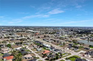 913 Embers Pkwy W, Cape Coral, FL 33993 - Photo 37