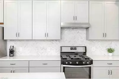 2179 Yellowfin Cir, Naples, FL 34114 - Photo 7