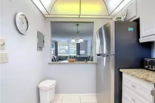 200 Turtle Lake Ct, Naples, FL 34105 - Photo 5