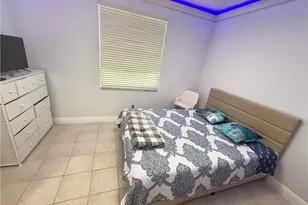 6210 Wilshire Pines Cir, Naples, FL 34109 - Photo 15