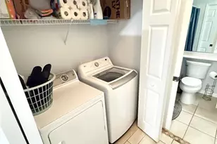 6210 Wilshire Pines Cir, Naples, FL 34109 - Photo 7