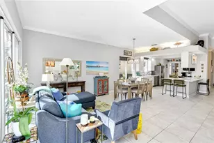 2925 Gilford Way, Naples, FL 34119 - Photo 11