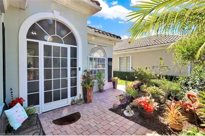 2925 Gilford Way, Naples, FL 34119 - Photo 5