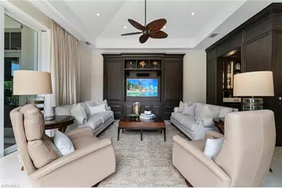 2225 Miramonte Ct, Naples, FL 34105 - Photo 9