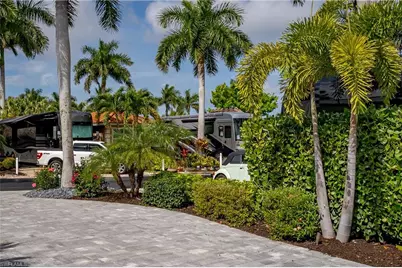 13550 Snapper Ln, Naples, FL 34114 - Photo 19