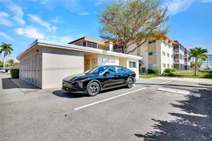 1100 Gulf Shore Blvd N, Naples, FL 34102 - Photo 15