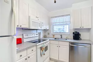 180 Turtle Lake Ct, Naples, FL 34105 - Photo 9