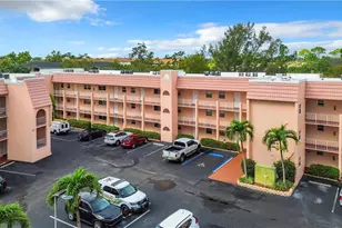 180 Turtle Lake Ct, Naples, FL 34105 - Photo 3