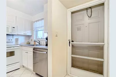 180 Turtle Lake Ct #103, Naples, FL 34105 - Photo 7