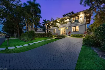 1355 4th St S, Naples, FL 34102 - Photo 11