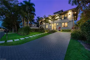 1355 4th St S, Naples, FL 34102 - Photo 11