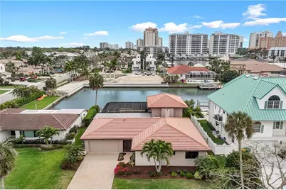 480 Oak Ave, Naples, FL 34108 - Photo 1