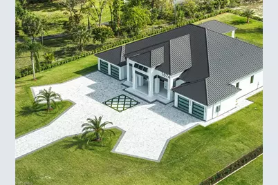 1874 39th St SW, Naples, FL 34117 - Photo 3