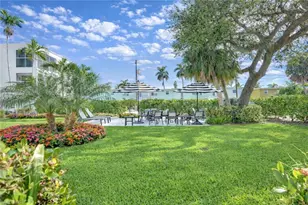 250 7th Ave S, Naples, FL 34102 - Photo 23