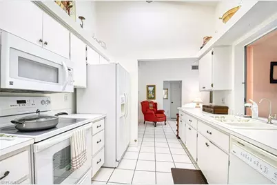 3590 Kent Dr, Naples, FL 34112 - Photo 9
