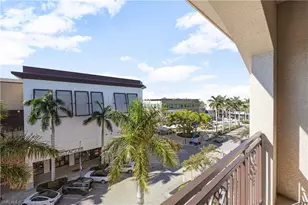 9123 Strada Pl, Naples, FL 34108 - Photo 21