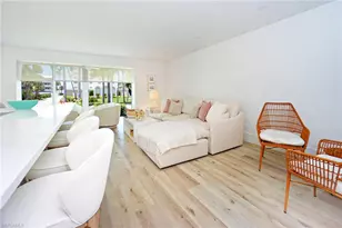 1910 Gulf Shore Blvd N, Naples, FL 34102 - Photo 3