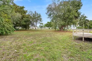 851 Manatee Rd, Naples, FL 34114 - Photo 5
