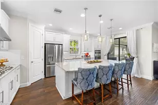 8685 Dilillo Ct, Naples, FL 34119 - Photo 9