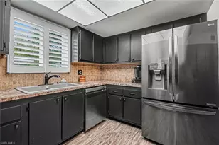 215 Cypress Way E, Naples, FL 34110 - Photo 7