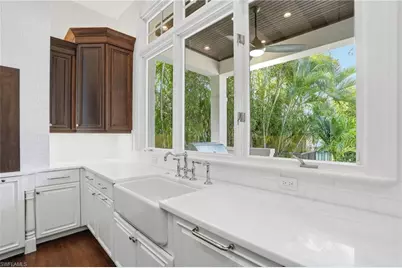 160 16th Ave S, Naples, FL 34102 - Photo 7
