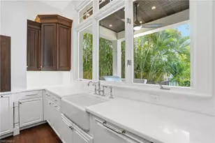 160 16th Ave S, Naples, FL 34102 - Photo 7