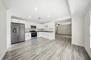 360 Desoto Blvd S, Naples, FL 34117 - Photo 7