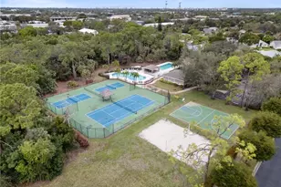 359 Dover Pl, Naples, FL 34104 - Photo 43