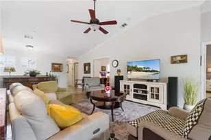 359 Dover Pl, Naples, FL 34104 - Photo 5