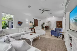 1215 Imperial Dr, Naples, FL 34110 - Photo 23