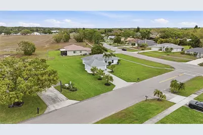 750 Cherry Blossom Ct, Naples, FL 34120 - Photo 7