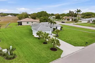 750 Cherry Blossom Ct, Naples, FL 34120 - Photo 5