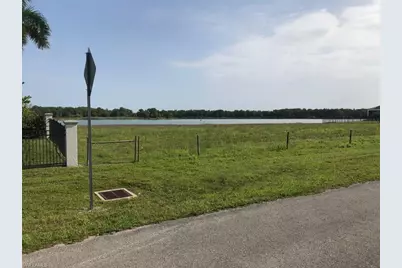 630 Shady Hollow Blvd W, Naples, FL 34120 - Photo 9