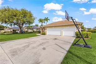 2031 Teagarden Ln, Naples, FL 34110 - Photo 3