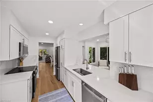 375 8th Ave S, Naples, FL 34102 - Photo 5