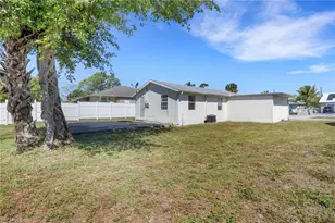 5326 Dixie Dr, Naples, FL 34113 - Photo 23