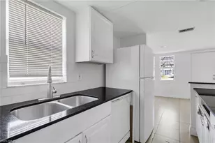 5326 Dixie Dr, Naples, FL 34113 - Photo 7