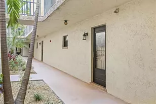 12491 McGregor Blvd, Fort Myers, FL 33919 - Photo 3