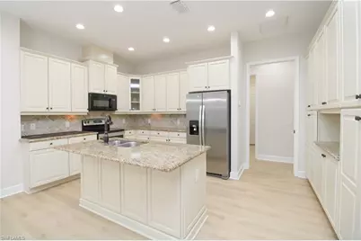 9122 Isla Bella Cir, Bonita Springs, FL 34135 - Photo 7