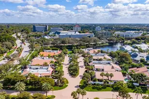 548 Tierra Mar Ln E, Naples, FL 34108 - Photo 11