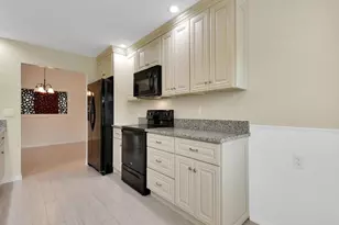 260 12th St SE, Naples, FL 34117 - Photo 9