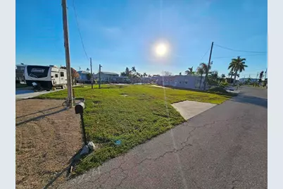 3811 Coconut Dr, Saint James City, FL 33956 - Photo 7